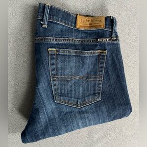 Lucky Brand womens sweet n crop jeans 12/31 32x25 wiskering